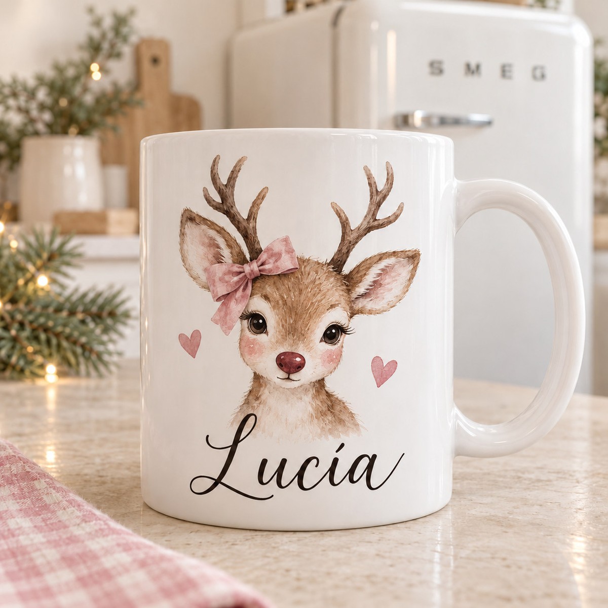 Taza navideña reno personalizada con nombre en su fotografía de ejemplo